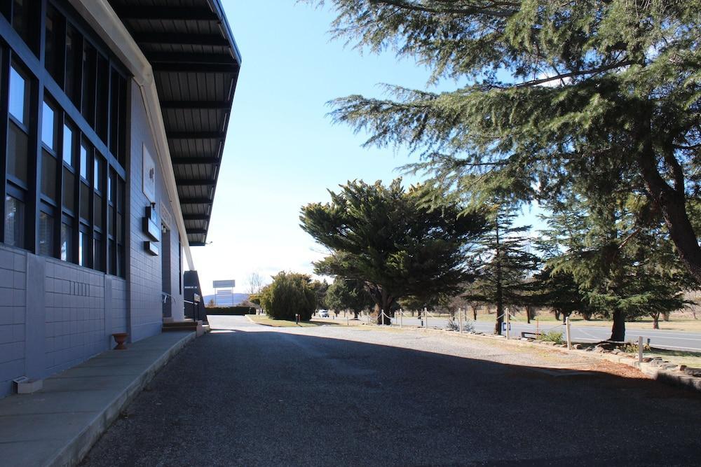 Snow Season Motor Inn Cooma Exterior photo